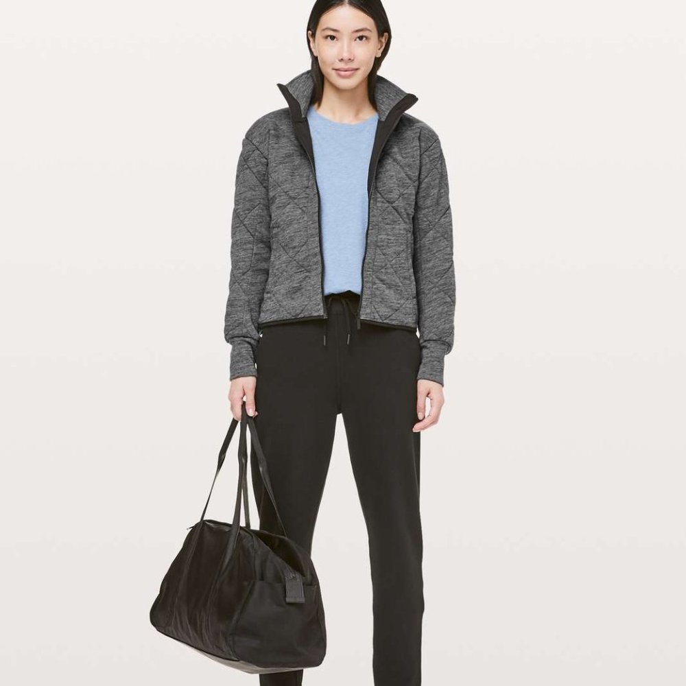 Brand new Lululemon forever warm REVERSIBLE jacket in black/gray